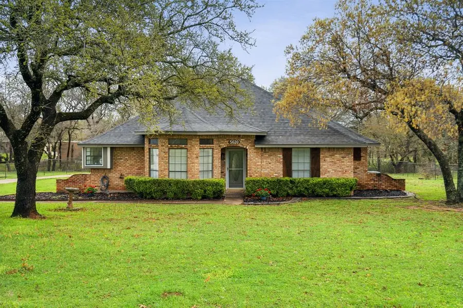 5620 Cool Springs Drive, Midlothian, TX 76065