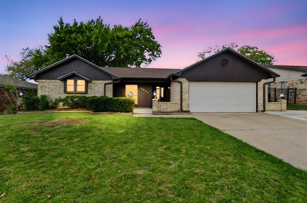 3021 Mossy Oak Lane, Bedford, TX 76021