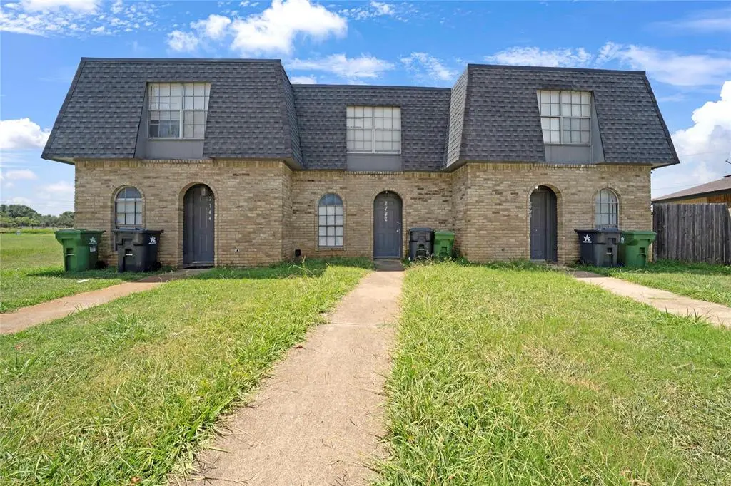 2744 Saint George Place, Arlington, TX 76015