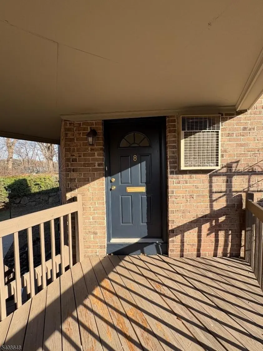 181 Long Hill #8, Little Falls Twp., NJ 07424