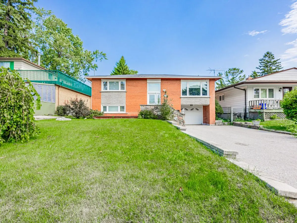 803 Fairview AVE, Pickering, ON L1W 1M7