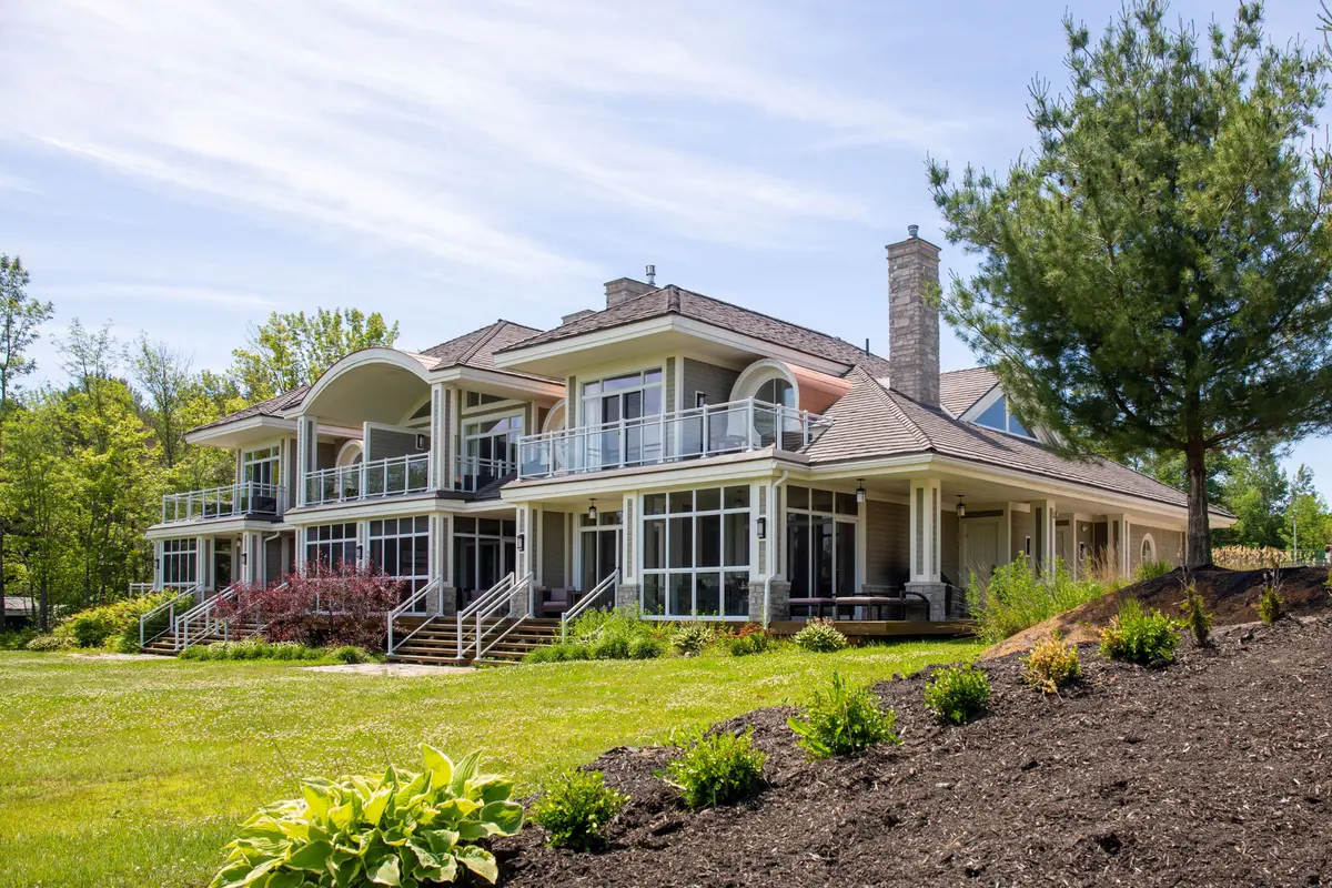 1869 Muskoka Road 118 HWY W #G103-D1, Muskoka Lakes, ON P1L 1W8