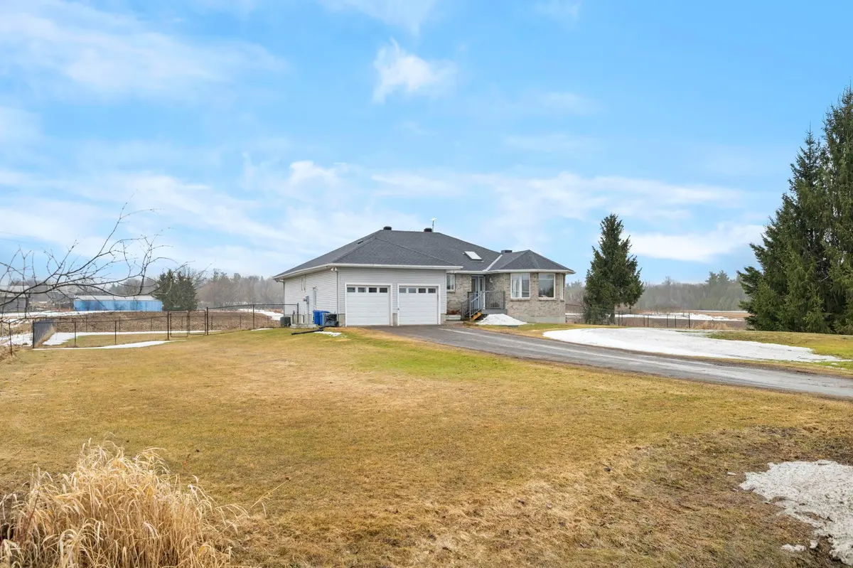 2090 Old Birch RD, Carp - Dunrobin - Huntley - Fitzroy And Area, ON K0A 1X0
