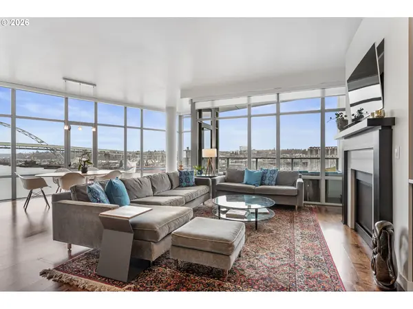 1310 NW Naito PKWY #1001, Portland, OR 97209