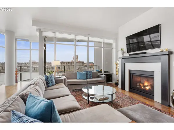 1310 NW Naito PKWY #1001, Portland, OR 97209