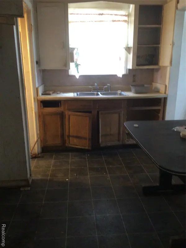 9930 Whitcomb ST, Detroit, MI 48227