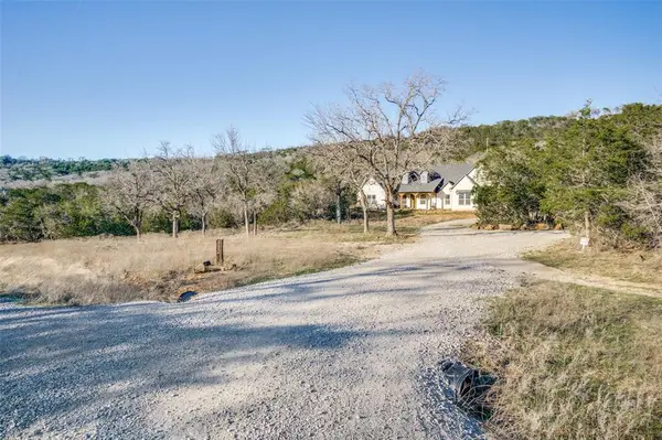 112 Wooded Acres Drive, Mineral Wells, TX 76067