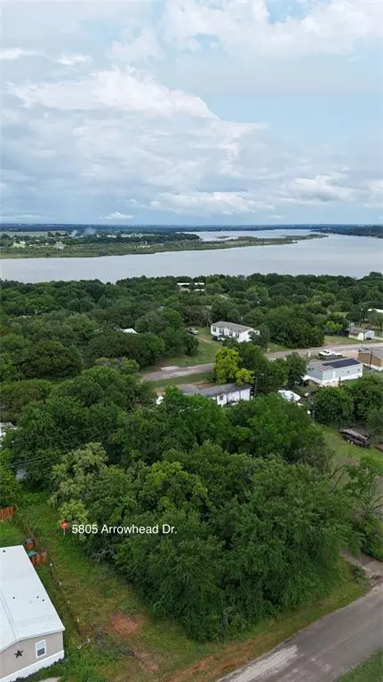 5805 Arrowhead Drive, Granbury, TX 76048
