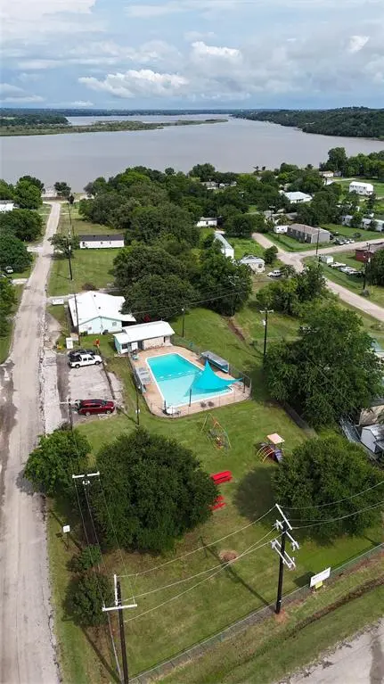 5805 Arrowhead Drive, Granbury, TX 76048