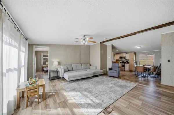 1618 Lands End Street, Granbury, TX 76048