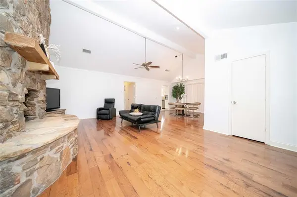 2916 Country Place Court, Carrollton, TX 75006