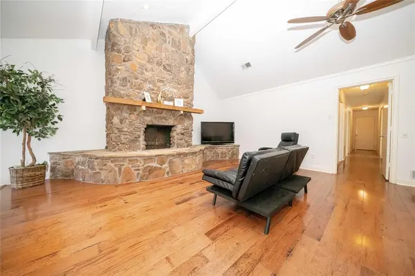 2916 Country Place Court, Carrollton, TX 75006