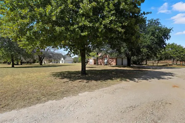 1541 County Road 318, Glen Rose, TX 76043