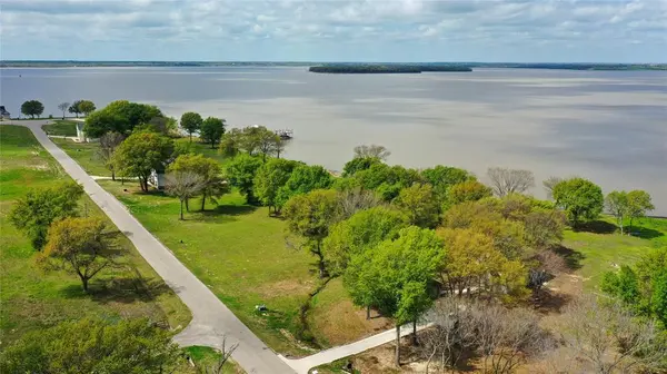 1520 Shoreline Drive, Mabank, TX 75143