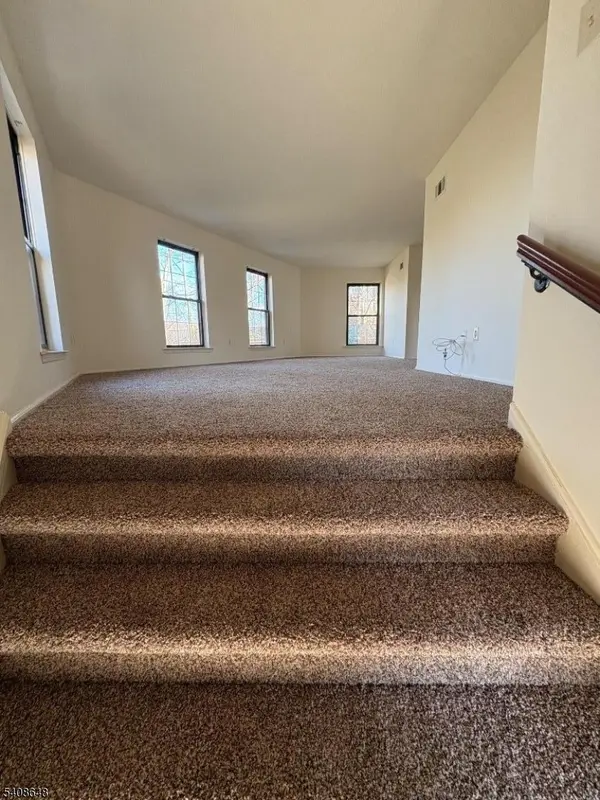 181 Long Hill #8, Little Falls Twp., NJ 07424