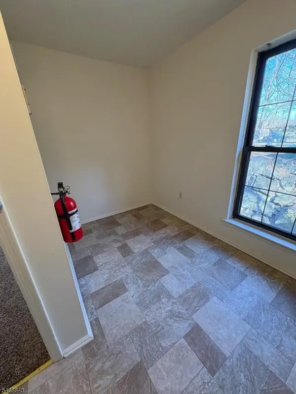 181 Long Hill #8, Little Falls Twp., NJ 07424