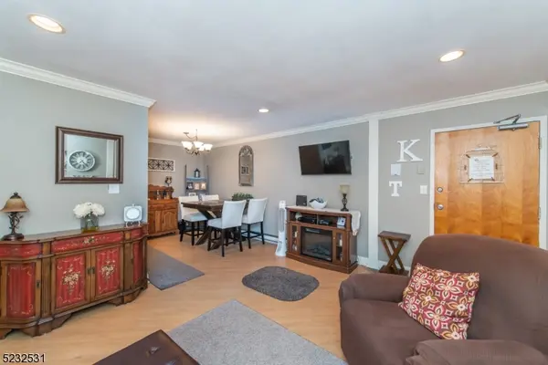 305 Federal Hill Rd, Pompton Lakes Boro, NJ 07442