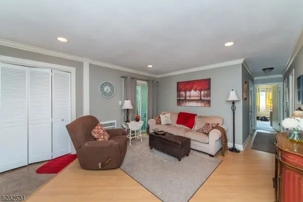 305 Federal Hill Rd, Pompton Lakes Boro, NJ 07442