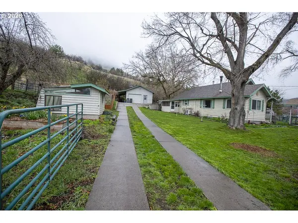 204 CROOK AVE, La Grande, OR 97850