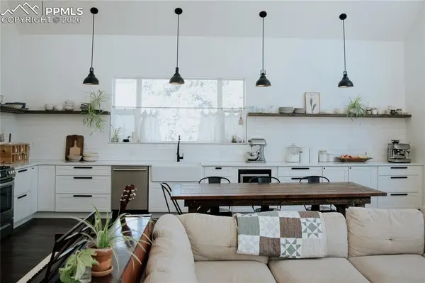 7 Westwood DR, Woodland Park, CO 80863