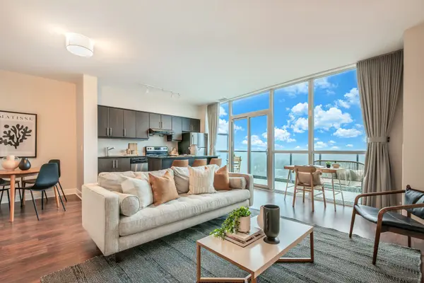 35 Brian Peck CRES #PH2, Toronto C11, ON M4G 0A5