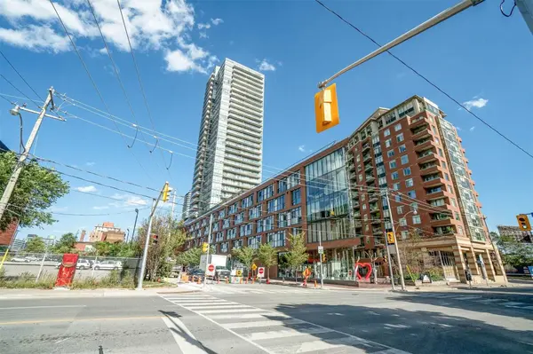 33 Mill ST #1608, Toronto C08, ON M5A 3R3