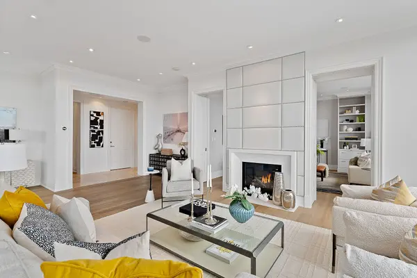 50 Yorkville AVE #4802, Toronto C02, ON M4W 0A3