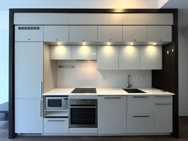 15 Grenville ST #401, Toronto C01, ON M4Y 0B9