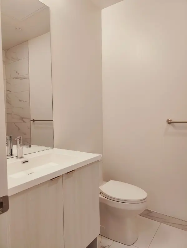 138 Downes ST #4012, Toronto C08, ON M5E 0E4