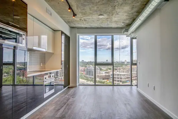 170 Bayview AVE #1405, Toronto C08, ON M5A 0M4