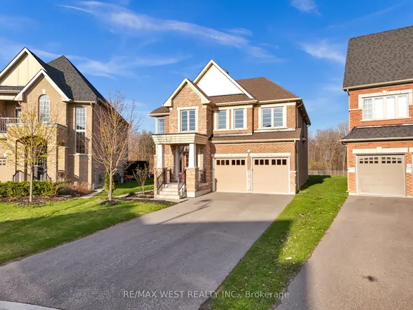 2485 Bandsman CRES, Oshawa, ON L1L 0M1