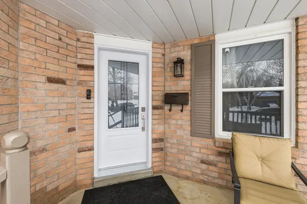 10 Firwood AVE, Clarington, ON L1E 1P6
