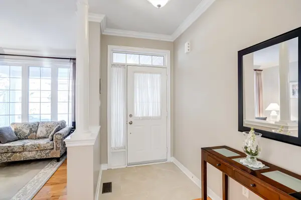 19 Lundy DR, Markham, ON L6B 0G1