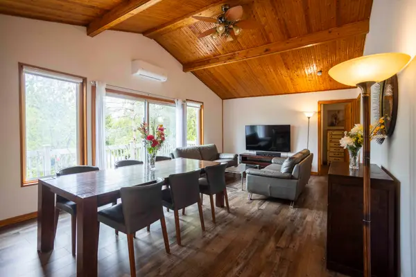 56 Georgian Manor DR, Collingwood, ON L9Y 3Z1