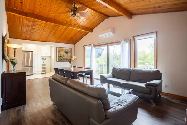 56 Georgian Manor DR, Collingwood, ON L9Y 3Z1