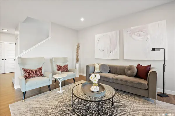 10 Vancouver CRESCENT, Pilot Butte, SK S0G 3Z0