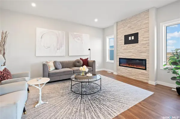 10 Vancouver CRESCENT, Pilot Butte, SK S0G 3Z0