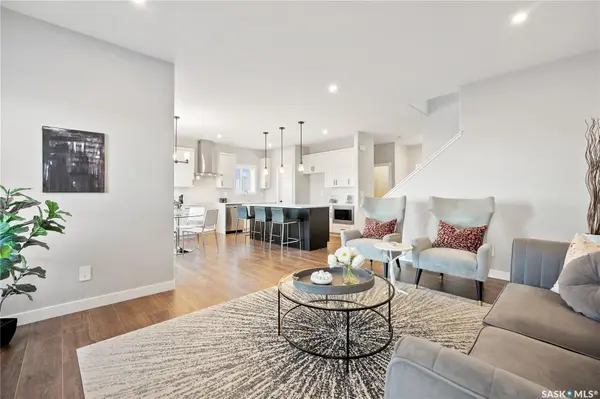 10 Vancouver CRESCENT, Pilot Butte, SK S0G 3Z0