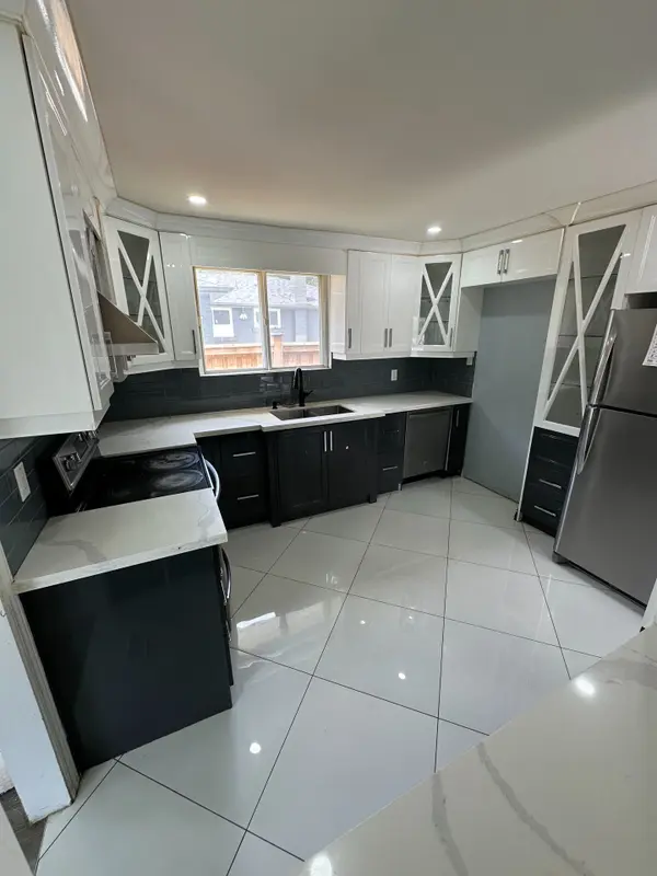 16 Belmont DR, Brampton, ON L6T 2K3