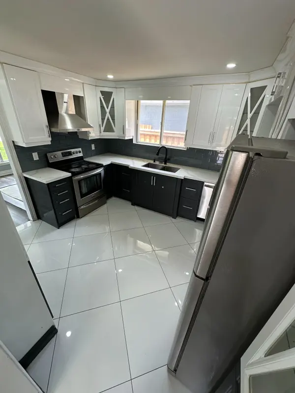 16 Belmont DR, Brampton, ON L6T 2K3