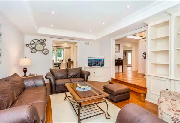 1749 Wembury RD #Upper, Mississauga, ON L5J 4G4