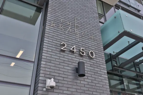 2450 Old Bronte RD #716, Oakville, ON L6M 4J2