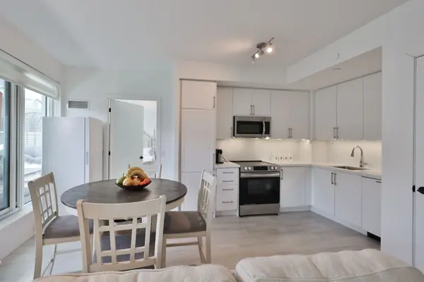 2450 Old Bronte RD #716, Oakville, ON L6M 4J2