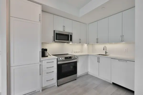 2450 Old Bronte RD #716, Oakville, ON L6M 4J2