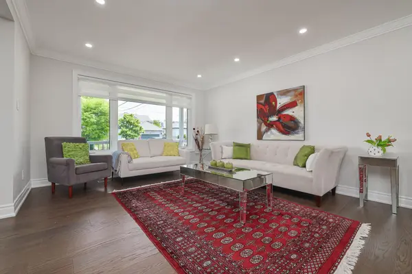 6 Crioline RD, Toronto W04, ON M6L 2S3