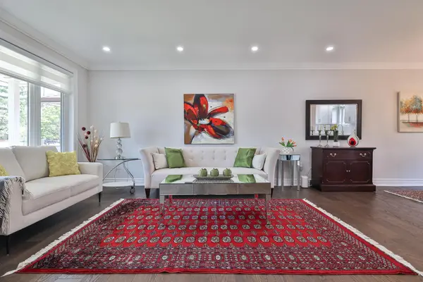 6 Crioline RD, Toronto W04, ON M6L 2S3