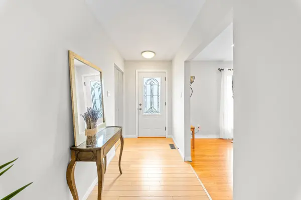 71 Belmont DR, Brampton, ON L6T 2K5