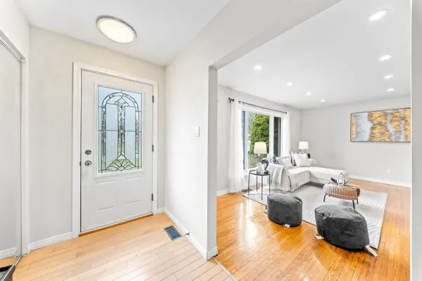 71 Belmont DR, Brampton, ON L6T 2K5