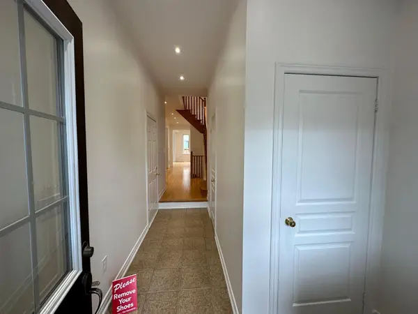 34 Vanderpool CRES #Upper Level, Brampton, ON L6P 3W9