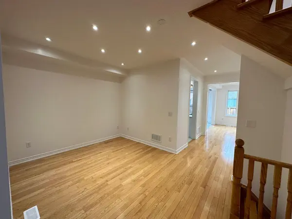 34 Vanderpool CRES #Upper Level, Brampton, ON L6P 3W9